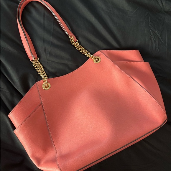 Michael Kors Pink Shoulder Bag with Gold Accents - Picture 5 of 7